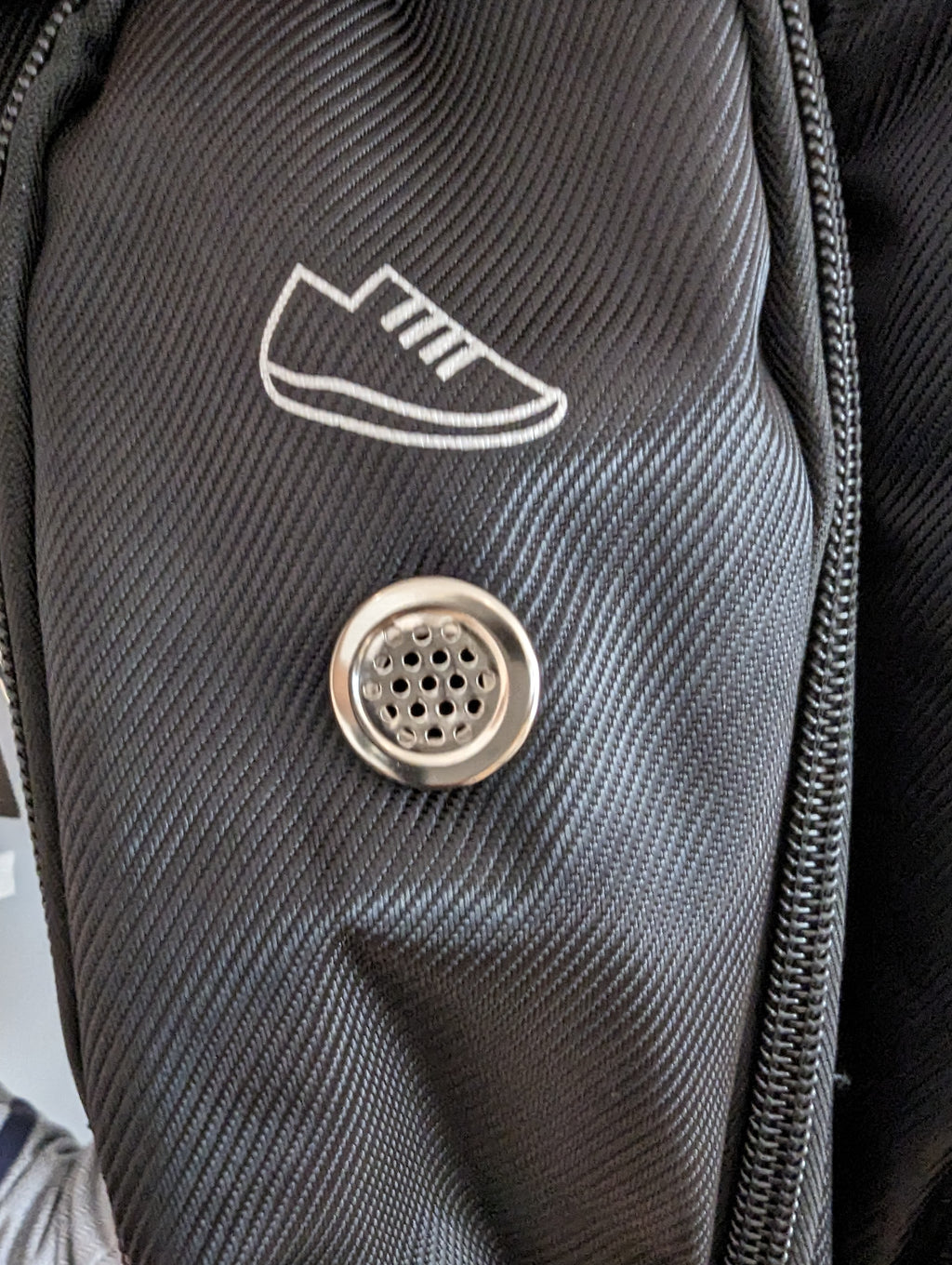 VS Venson Badminton/Tennis Rectangular bag (VB2007A) - badminton racket review