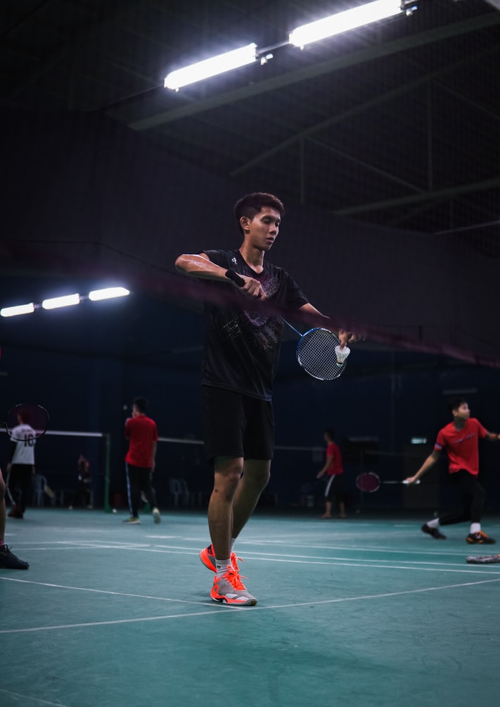 7 BENEFITS OF PLAYING BADMINTON