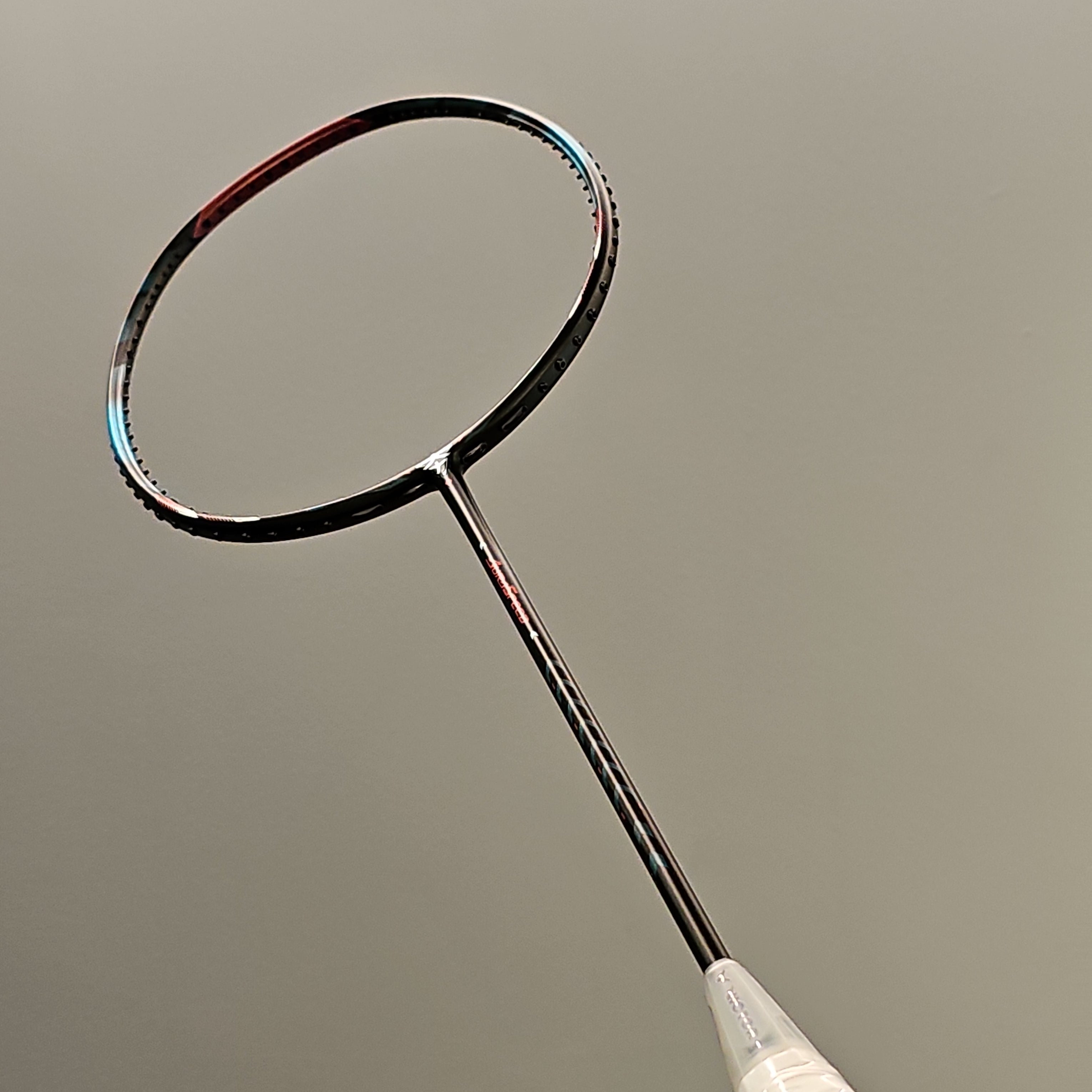 Victor Auraspeed Hang U Badminton Racket | badminton racket review